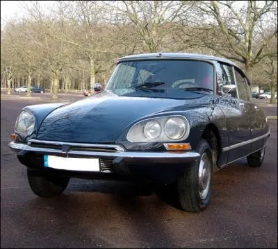 Cette Citron sera vite adopte par les cadres suprieurs puis par les stars et les lus de la Rpublique, jusqu'au gnral de Gaulle qui en fait la voiture officielle de la prsidence.