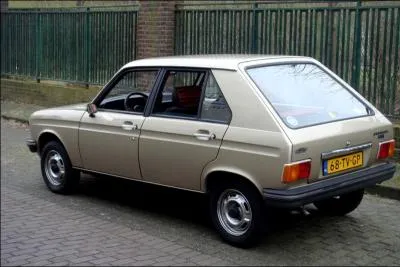 En 1972, cette berline est la 4 portes la plus courte du monde.