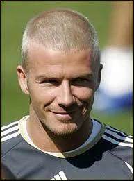 Selon le 1er Ministre de Grande-Bretagne, l'Angleterre est fire de son pied droit, et de son pied gauche aussi (Extrait du dialogue du film Love actually). Qui est ce footballeur star britannique ?