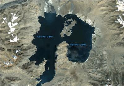 Dans quel pays se trouve le lac de Karakul ?