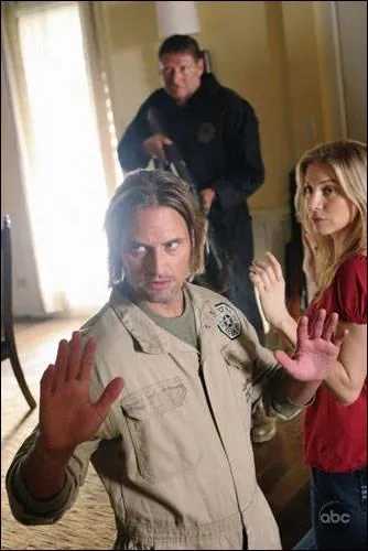  Suivez le guide  : Quel est le deal pour que Sawyer et Juliet disent o sont les Autres ?