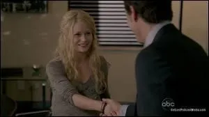  La Dernire Recrue  : Comment s'appelle l'avocate que va voir Jack pour lire le testament de son pre ? (flashs parallles)