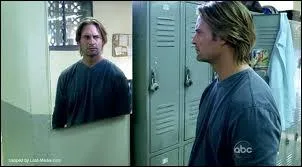  L'Eclaireur  : Quel est le travail de Sawyer dans les flashs parallles ?