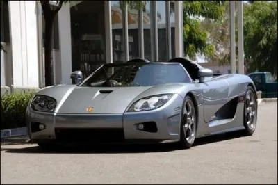 La Koenigsegg CCX peut atteindre les 100 km/h en 3. 2 secondes mais quelle est sa vitesse maximale ?