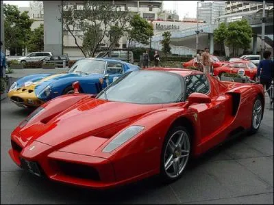 Montant jusqu' 349 km/h et cotait 659 330 $, c'est la Ferrari ...