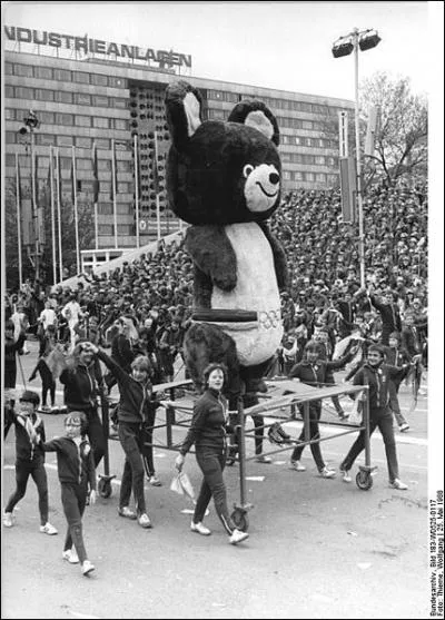 Comment s'appelle l'ours qui a t la mascotte des JO d't de 1980 de Moscou ?