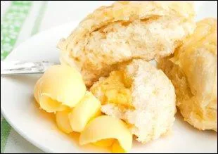 Mini-scones au Stilton : petits cakes au fromage (stilton) servis  l'apritif et maris  :