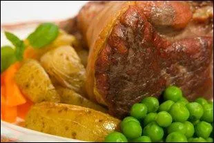 Roast leg of lamb : (gigot d'agneau) plat traditionnel dgust  l'occasion des ftes de Nol ou de famille, il est servi avec :