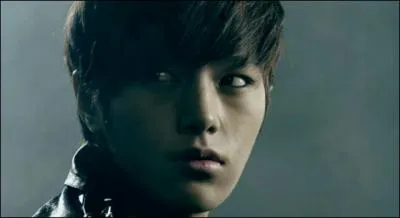 A quel groupe appartient ce membre ?