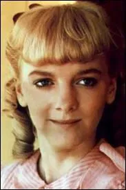 Nellie Olsen offre toujours un fruit au nouveau prof. Lequel ?