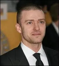 Ce jeune chanteur et acteur a commenc au Club Disney avant d'atteindre la gloire. Il a t trs drle en body noir, dans une parodie de la chorgraphie de Beyonc chantant Single Lady.