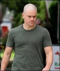 A leur premier essai, lui et son copain ont gagn l'Oscar du meilleur scenario original pour Will Hunting. Qui est-ce ?