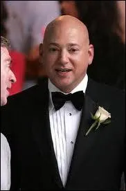 Voici le mari de l'une des quatre copines dlures de Sex and the City. Laquelle est son pouse ?