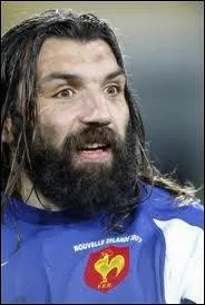 Encore un sportif, le fameux Sbastien Chabal, lequel excelle dans le rugby. Lors d'un passage en tl, il a avou tre trs fan de quelle chanteuse franaise ?