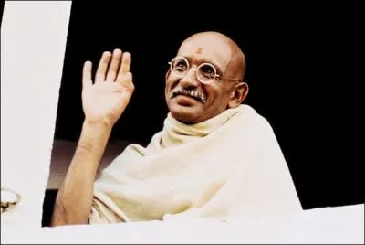 Gandhi jou par :