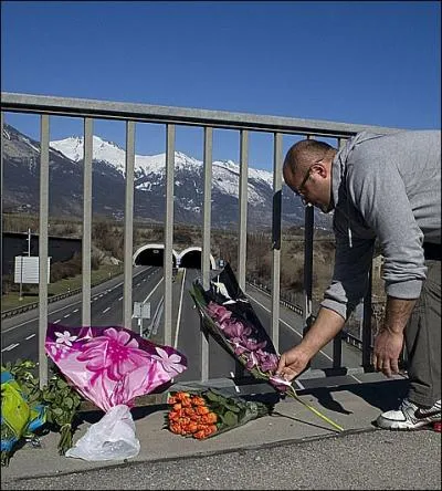 De quelle nationalit taient les enfants qui ont t victimes d'un terrible accident de car dans un tunnel suisse ?