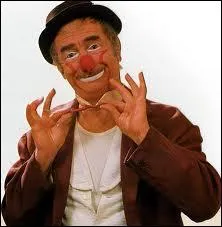 Crant en 1978 son propre cirque, il est considr comme l'un des plus grands clowns franais :