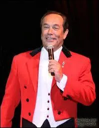 Comment appelle-t-on ce personnage matre de la piste et chef d'orchestre des numros au cirque ?