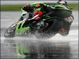Qui ne pratique PAS le motocyclisme ?