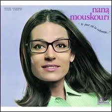A qui Nana Mouskouri dit-elle Adieu ?