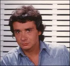 A qui Michel Sardou disait-il, bien  sa manire, Bonsoir ?