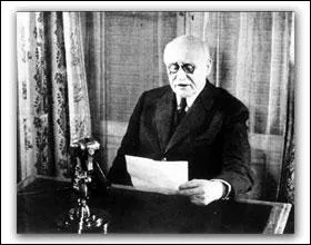 La dfaite de la France en juin 1940, a deux explications selon le rgime de Vichy. Trouvez celle qui est fausse :