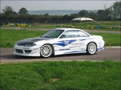 Quelle est cette voiture ?