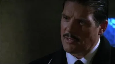 A qui Dan s'adresse-t-il durant cette scne de l'pisode se droulant dans les annes 40 ?