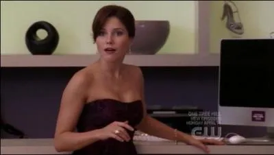 Vers qui Brooke se retourne-t-elle ?