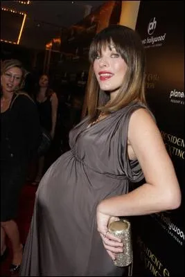 Avec quel ralisateur, qui l'a fait jouer dans certains de ses films, a- t-elle eu un bb ?