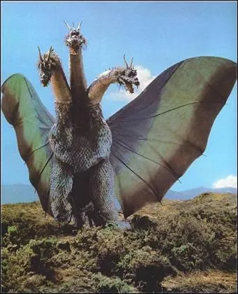Contre quel monstre japonais doit se battre ce dragon  trois ttes ?