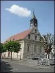 Au coeur du centre historique de cette ville du Doubs, s'lve le plus ancien difice protestant de France, le temple St-Martin. Restaur  la fin du XXe sicle, il est situ ...