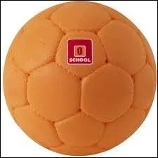 Au handball, utilisons-nous une balle, un ballon ou une boule ?