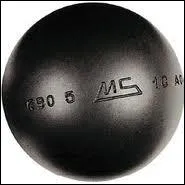 Une boule de ptanque est-elle lourde ?