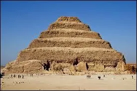 Cette pyramide se nomme : Pyramide...