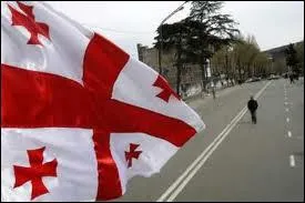 Quel pays possède un drapeau à cinq croix rouges ?