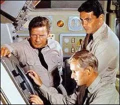 Voici l'Amiral Nelson et le Capitaine Crane, qui commandent le sous-marin de la srie Tv...