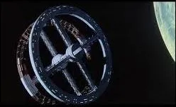 Qui joue quoi dans  2001, l'Odysse de l'espace  ?