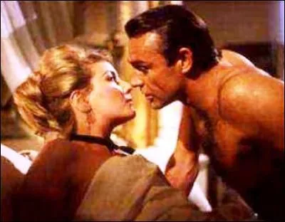 Quel est ce film de Terence Young sorti en 1963 dont le héros est James Bond ?