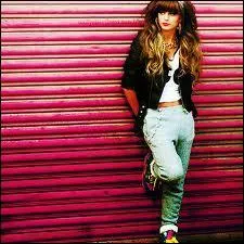 Quelle chanson Cher Lloyd a-t-elle chante ?