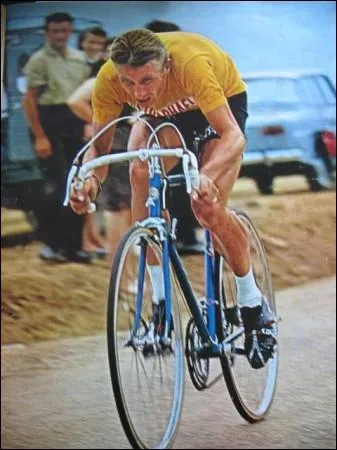 Quelle nouveaut apparat le 24 juin 1962, au dpart du 49me Tour de France 1962 ?