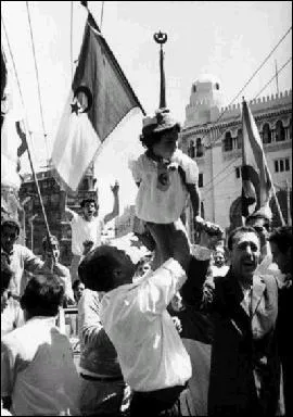 Quel pays proclame son indpendance le 5 juillet 1962 ?