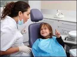 Et cette personne qui soigne nos dents ?