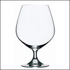 Quelle est l'eau que l'on dguste dans ce type de rcipient ?