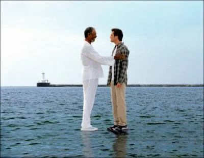 Cette photographie est extraite du film  Bruce Tout-puissant , dans lequel Jim rencontre Dieu, qui lui  prte  ses pouvoirs. Marchent ici sur les eaux Morgan Freeman et Jim Carrey. Quel fut le trucage