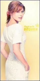 Par qui Brooke est harcele, jusqu' mme tre agresse ?