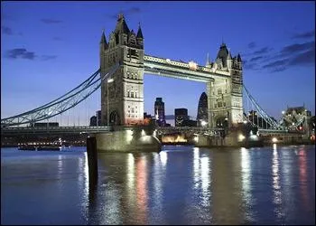 La Tamise est le plus long fleuve circulant entirement  l'intrieur de l'Angleterre. Longue de prs de 350 km, elle arrose Londres avant de se jeter...