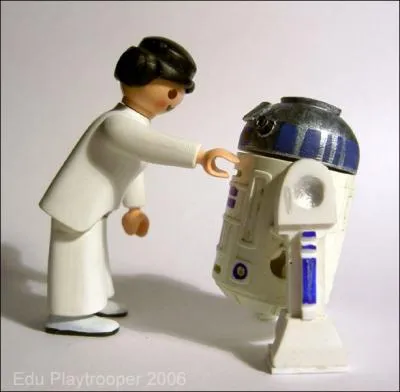 Dans quel pisode de la saga Star Wars peut-on voir cette scne. La princesse Lea envoie un message de dtresse  Obi Wan Kenobi par l'intermdiaire du robot R2D2 ?