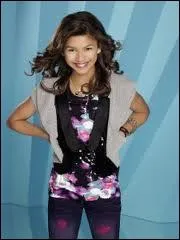 Comment s'appelle cette fille ?