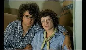 C'est Josiane Balasko, avant la chirurgie, dans Nous irons tous au paradis. Qu'a-t-elle retouch ensuite ?